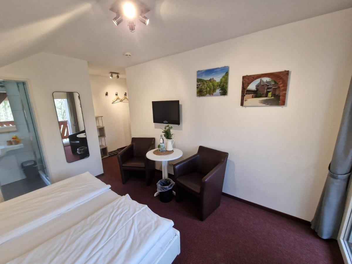 Pension Haus Diefenbach ハイムバッハ エクステリア 写真